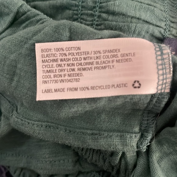 💙 Buy 1 get 1 free💙 Universal Thread Green Smocked Women's Top - Picture 5 of 5